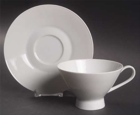 Classic Modern White Oversized Cup & Saucer Set