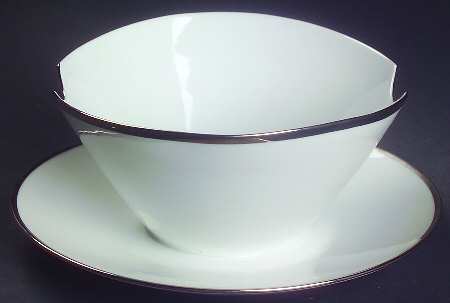 Classic Platinum (Older) Gravy Boat with Attached Underplate