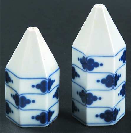 Corinth Salt & Pepper Set