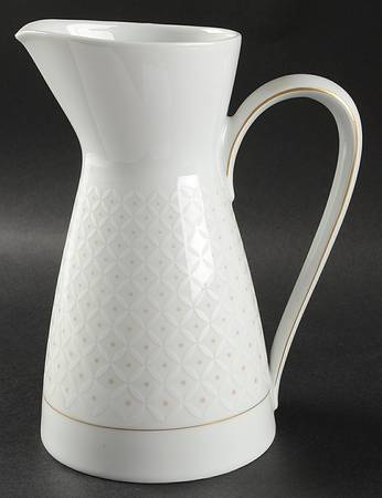 Crown Jewel 24 Oz Pitcher