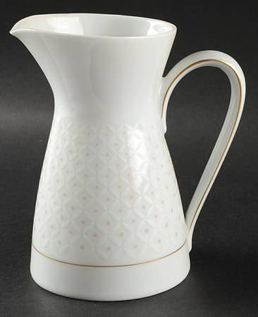 Crown Jewel 16 Oz Pitcher