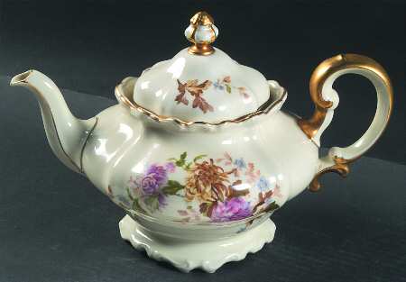 Daphne (Pompadour) Teapot & Lid