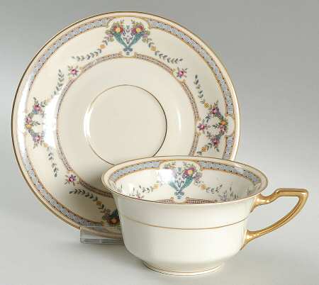 Daphne Flat Cup & Saucer Set