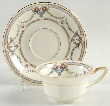 Daphne Flat Cup & Saucer Set