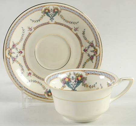 Daphne Flat Cup & Saucer Set