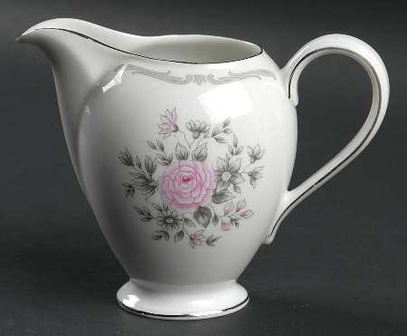 Debut Creamer