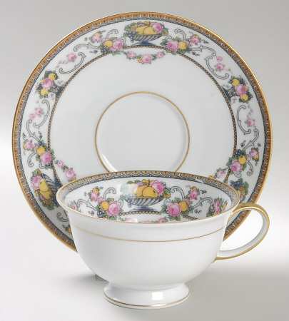 Della Robbia Footed Cup & Saucer Set