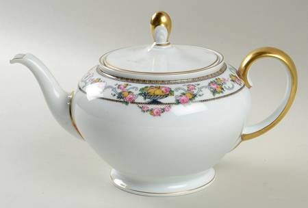 Della Robbia Teapot & Lid