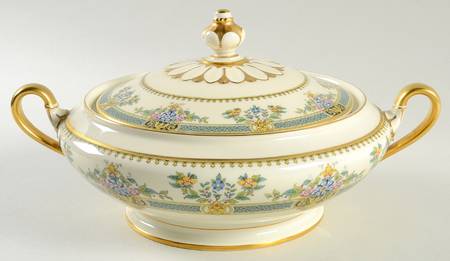 Devonshire Round Covered Vegetable