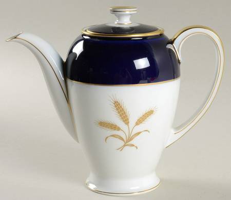 Dignity Small Coffee Pot & Lid