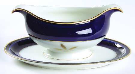 Dignity Gravy Boat with Attached Underplate