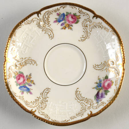 Diplomat (Center Gold) Saucer for Flat Cup