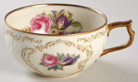 Diplomat (Center Gold) Flat Cup