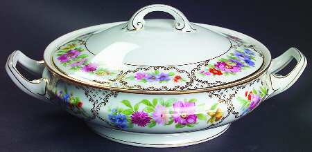 The Dresden Round Covered Vegetable