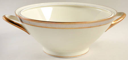 Duchess (Ivory Background) Tureen No Lid