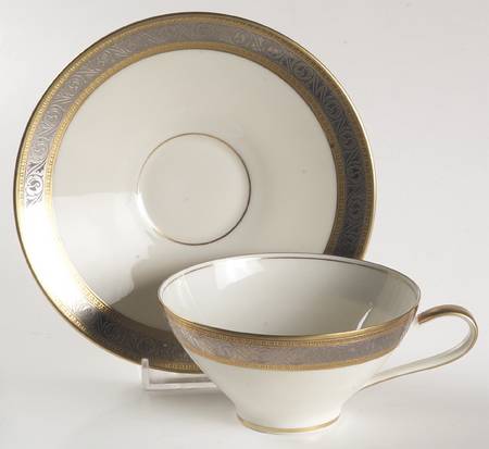 Duchess (Ivory Background) Flat Cup & Saucer Set