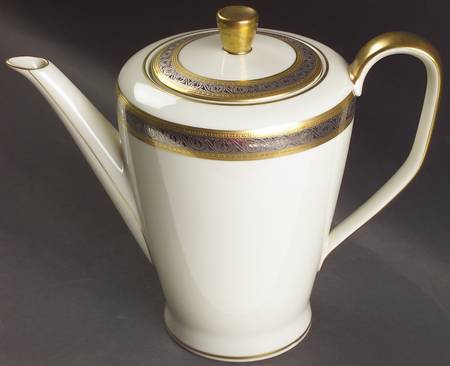 Duchess (Ivory Background) Coffee Pot & Lid