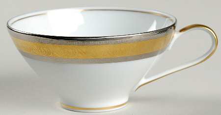 Duchess (White Backg) Flat Cup