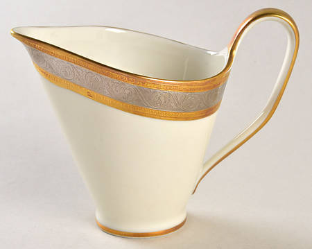 Duchess Creamer