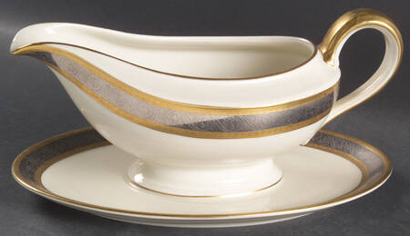 Duchess Gravy Boat with Attached Underplate