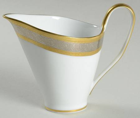 Duchess (White Background) Creamer