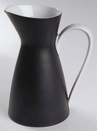Ebony Black 24 Oz Pitcher