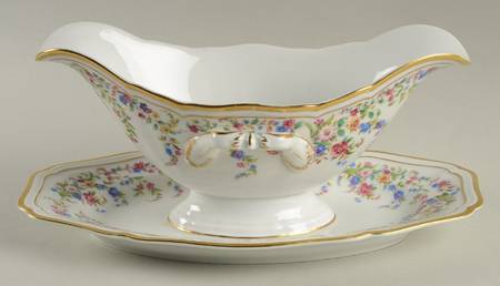 Eleanor White Gravy Boat with Attached Underplate