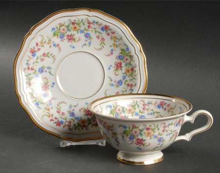 Eleanor White Footed Cup & Saucer Set