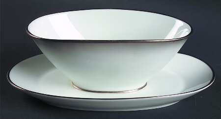 Elegance (Platinum Trim) Gravy Boat with Attached Underplate