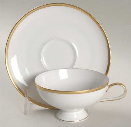 Elegante Footed Cup & Saucer Set