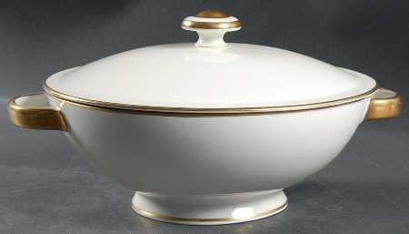 Elegance Round Covered Vegetable