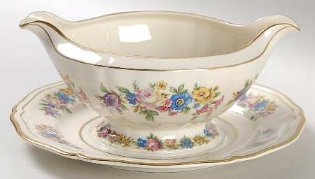 Ellice Gravy Boat with Attached Underplate