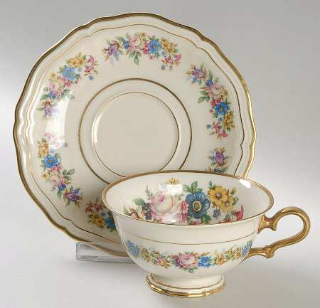 Ellice Footed Cup & Saucer Set