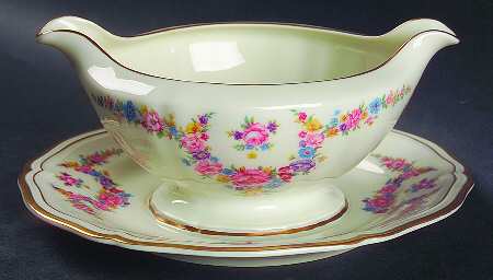 Eloise Gravy Boat with Attached Underplate