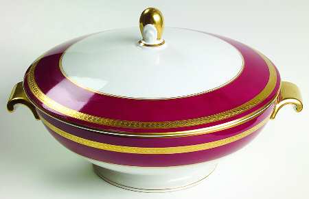 Eminence Maroon Round Covered Vegetable