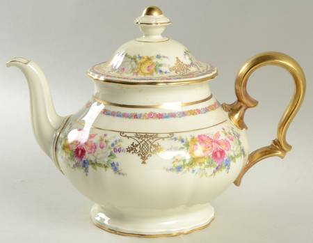 Evelyn Teapot & Lid