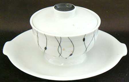 Fadenspiel Gravy Boat w/Attached Underplate & Lid