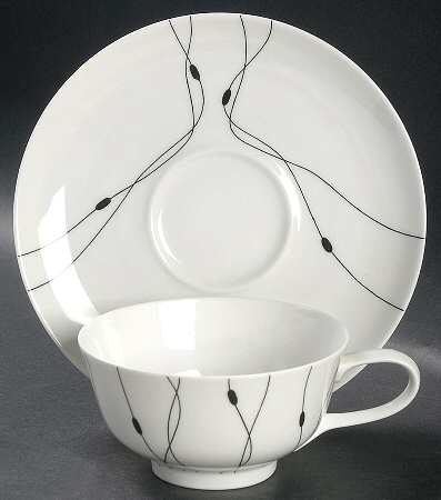 Fadenspiel Footed Cup & Saucer Set