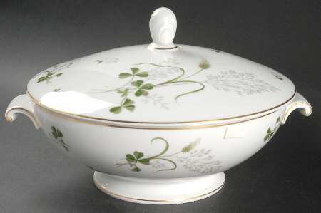Fairfield Round Covered Vegetable