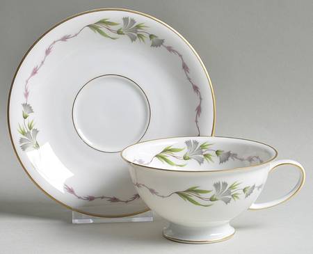 Fantasia Footed Cup & Saucer Set