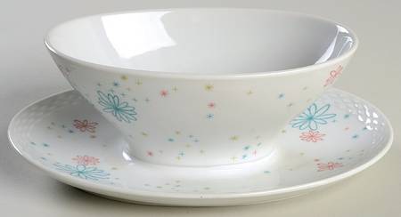 Festive Gravy Boat with Attached Underplate