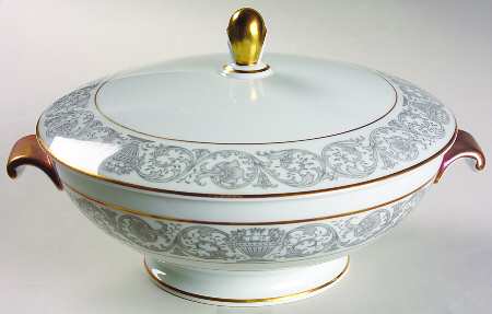 Florentine Gold (Aida) Round Covered Vegetable