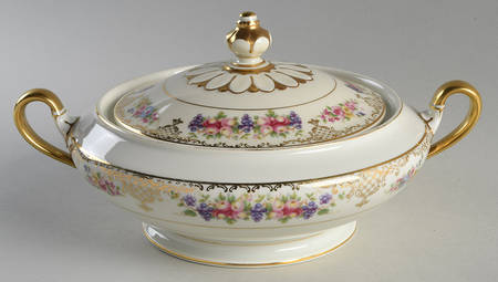 Floranada Round Covered Vegetable