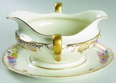 Floranada Gravy Boat with Attached Underplate