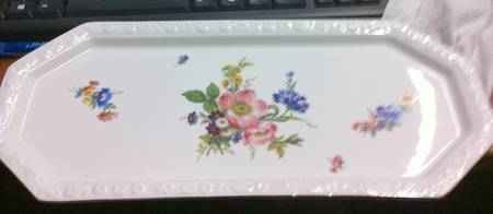Flowers (Classic Stamp) 14" Sandwich Tray
