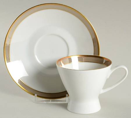 Gala Brown Footed Cup & Saucer Set