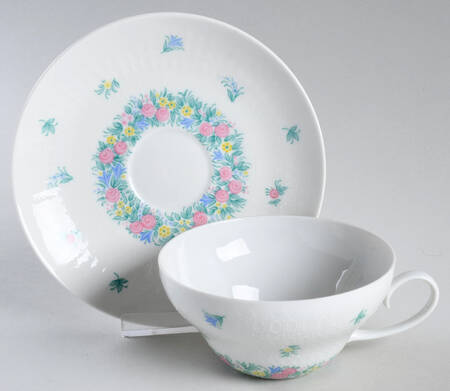 Garland (Multicolor, Romance) Flat Cup & Saucer Set