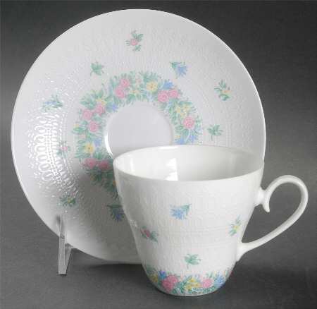Garland (Multicolor, Romance) Flat Cup & Saucer Set