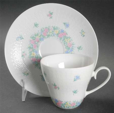 Garland (Multicolor, Romance) Flat Cup & Saucer Set