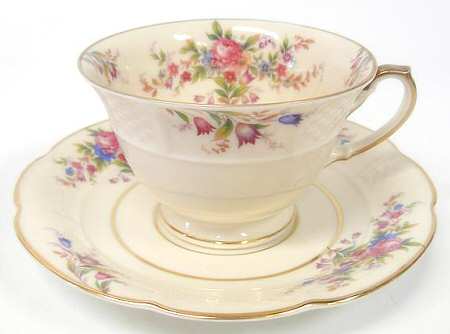 Glenbrook Footed Cup & Saucer Set